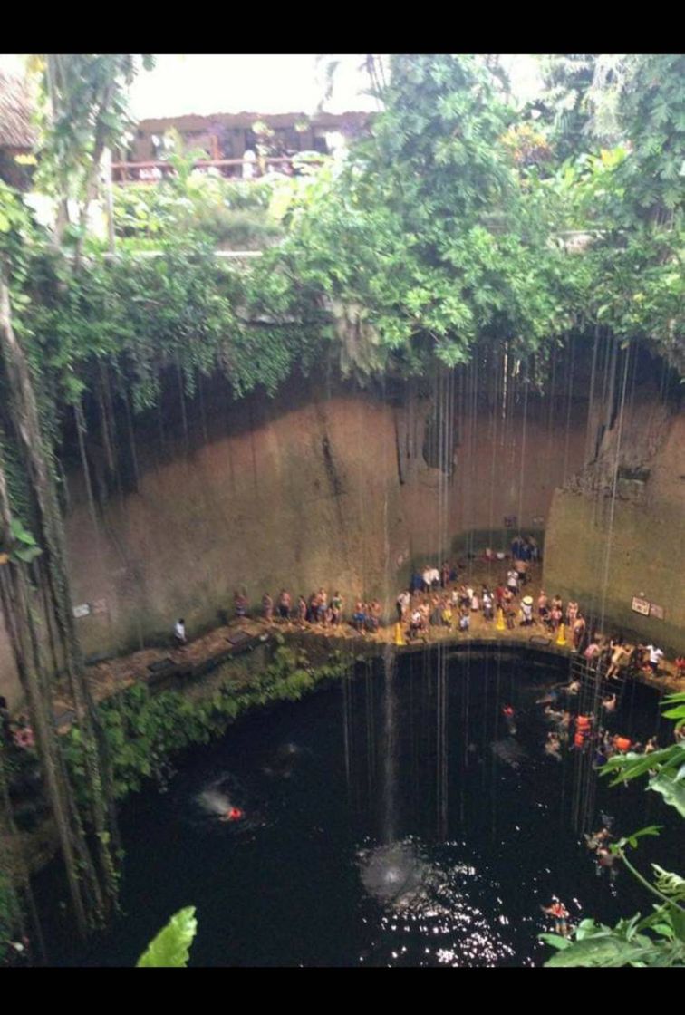 Place Cenote Ik-Kil