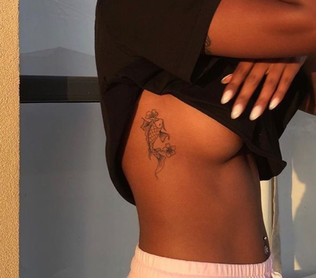 Social Tattoo pez minimalista 