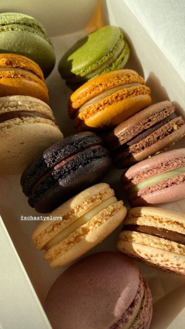 Social Macarons 💙💛🧡💜💚