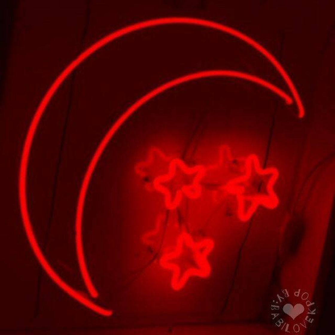 Social themes 🍒 •red