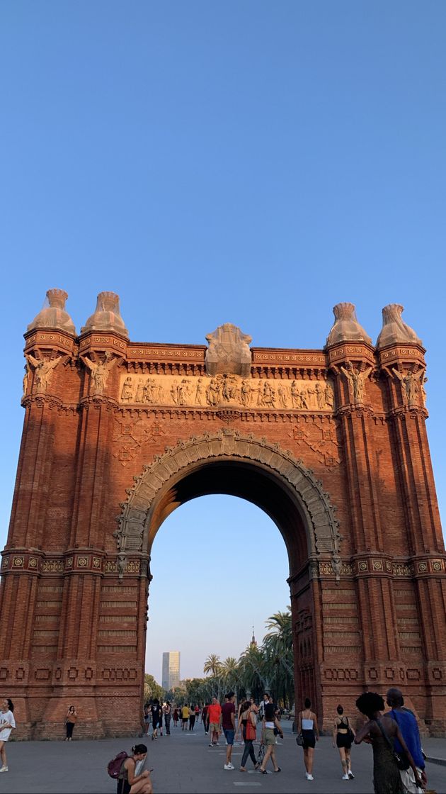 Place Arc de Triomf