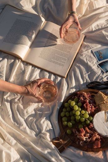 A picture perfect picnic 🧺