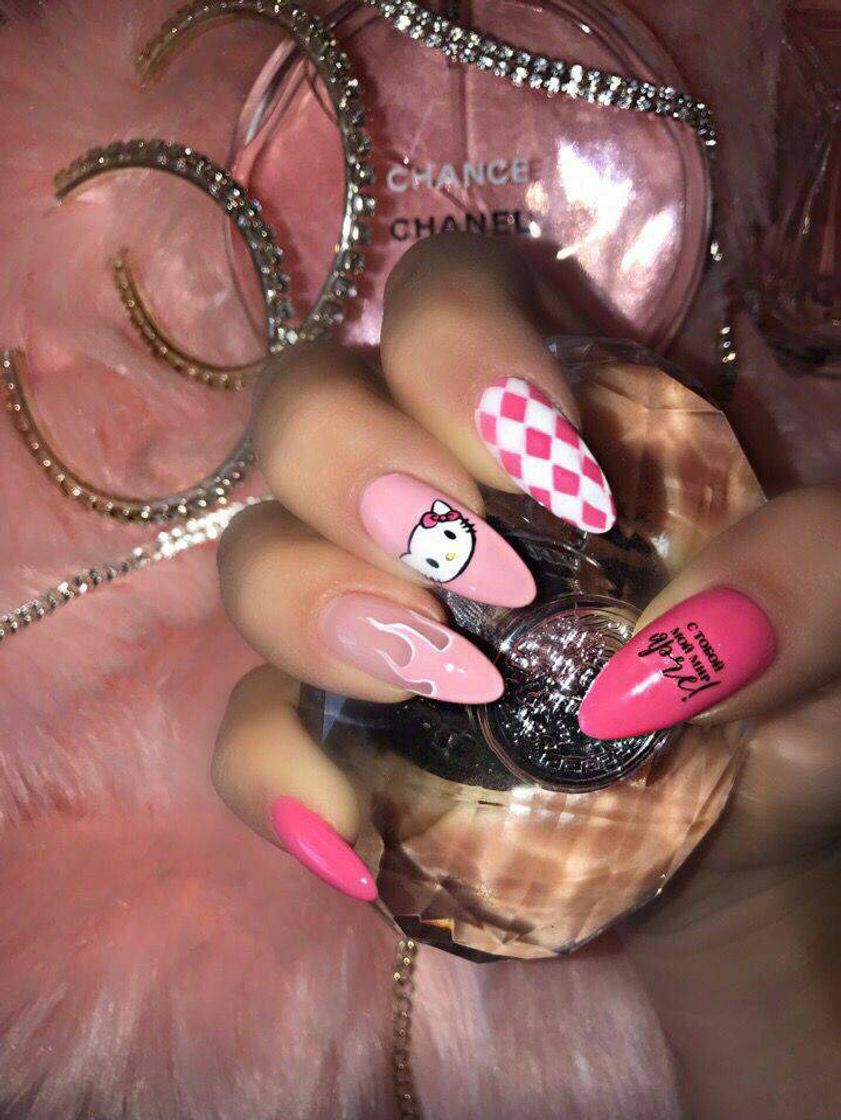 Moda Nails