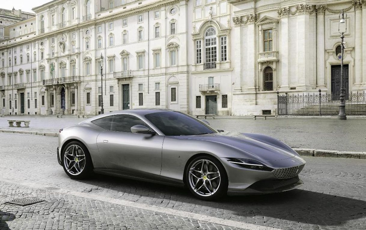 Moda Ferrari Roma, la nuova Dolce Vita - Ferrari.com