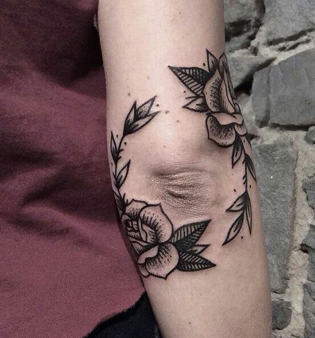 Fashion elbow tattoo