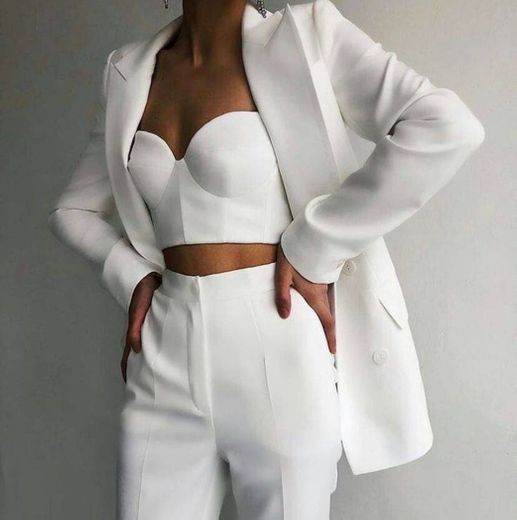 Outfit White
