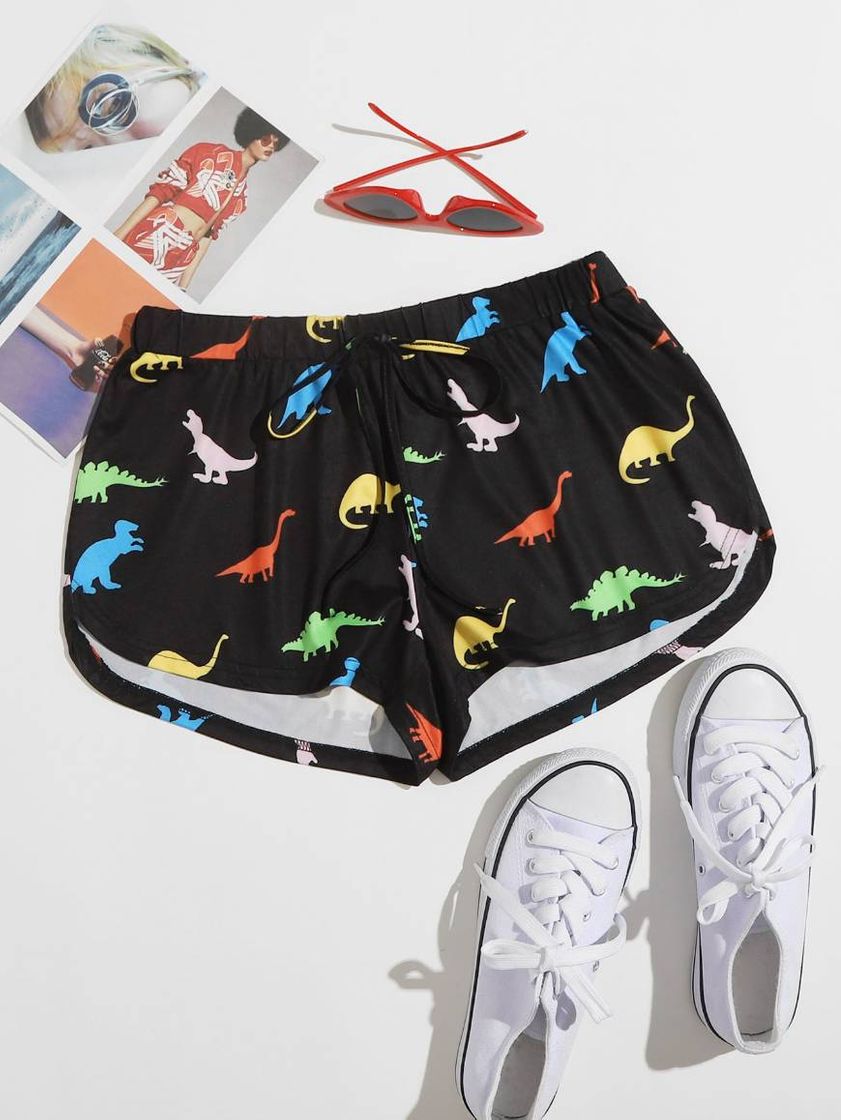 Social Short preto com detalhes de dinossauros coloridos
