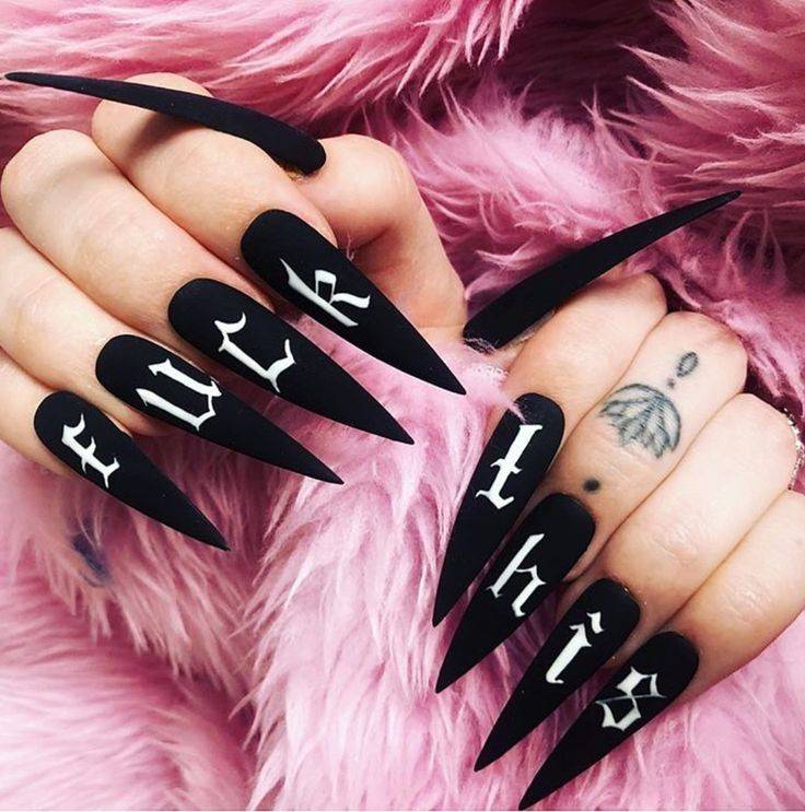 Fashion Black nails for crazy bourgeois