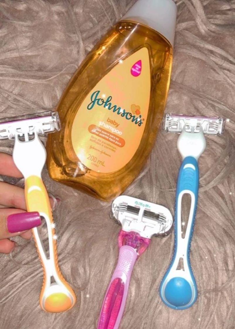 Social Depilação de lâmina com shampoo johnsons 