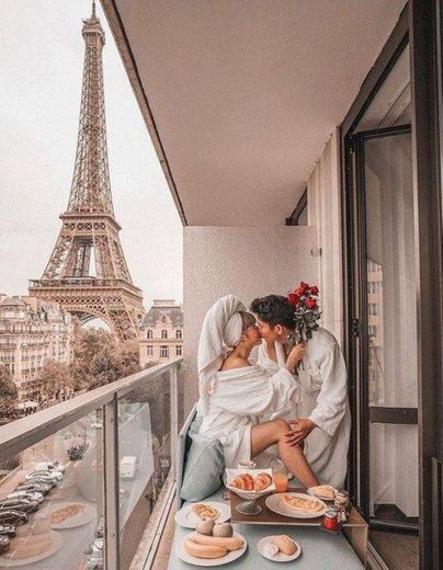 Casal em Paris