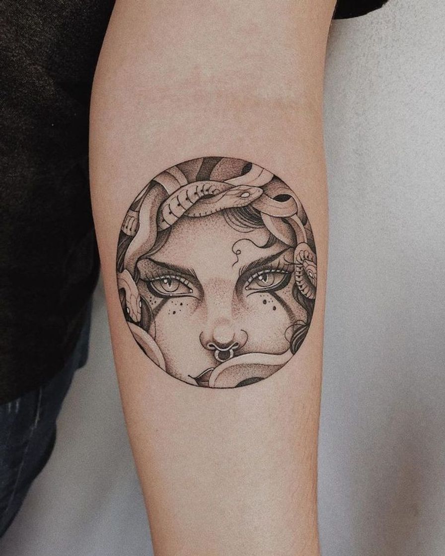Social Tatto medusa