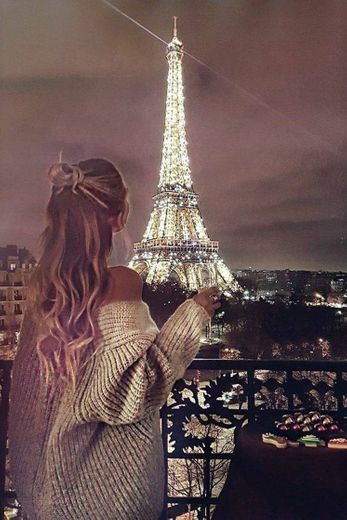 Imagine uma noite em paris 💕