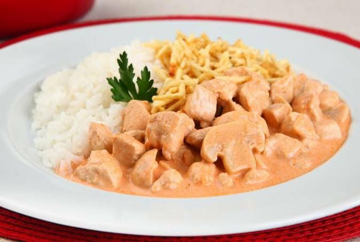 Social Strogonoff de frango simples - Amando Cozinhar: Receitas Fáceis e ...