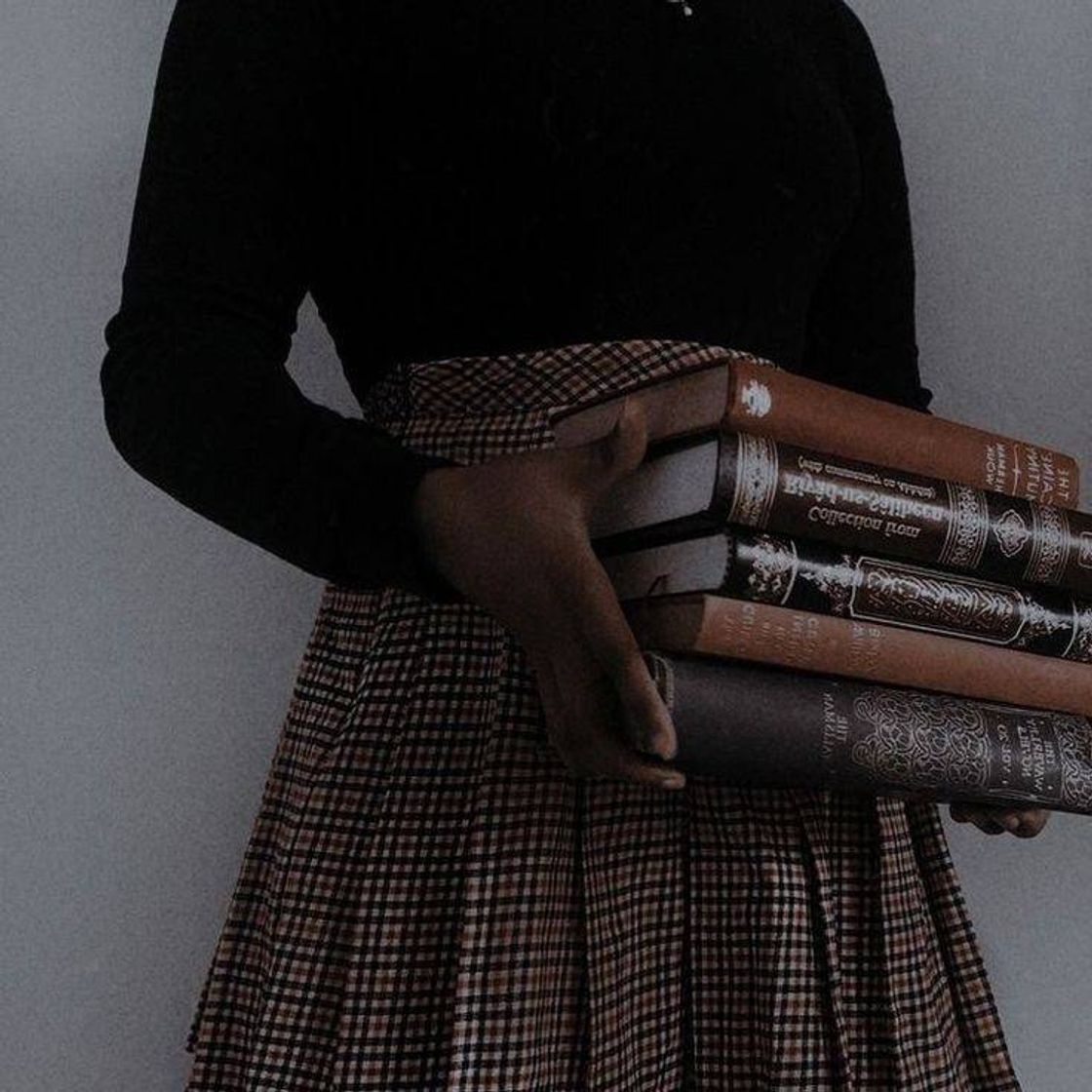 Social Dark academia outfit