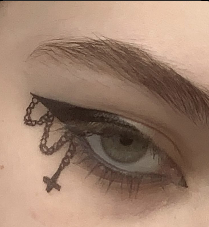 Fashion eyeliner