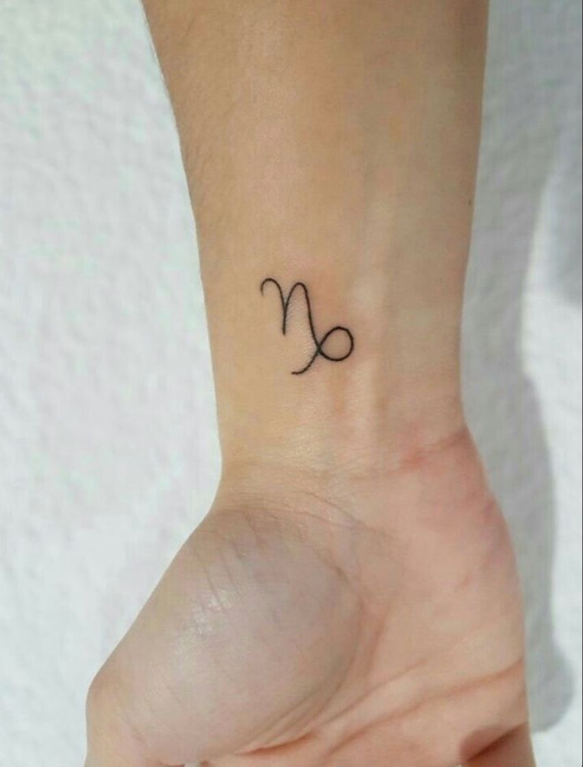 Social tatto capricornio