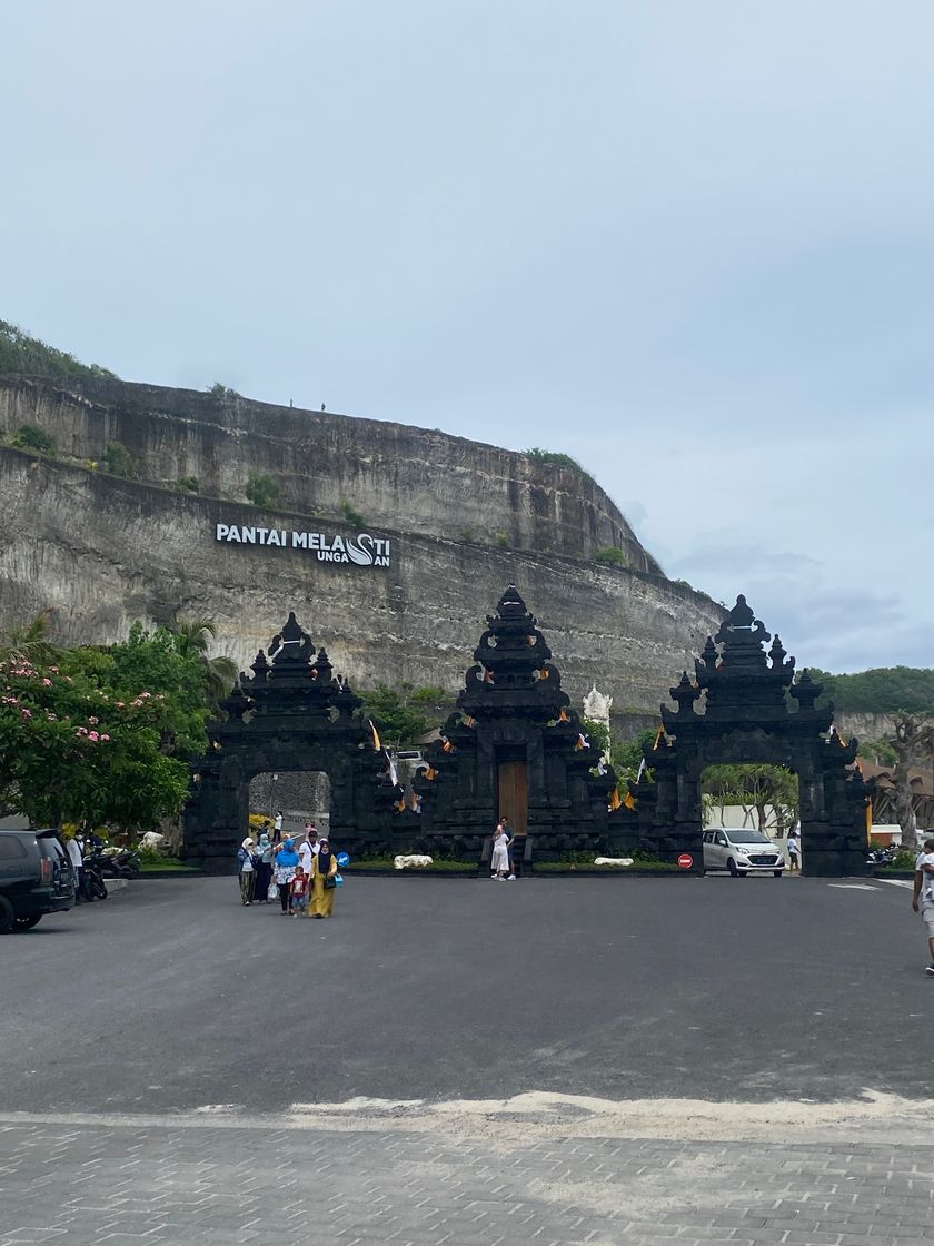 Place Pantai Melasti Ungasan