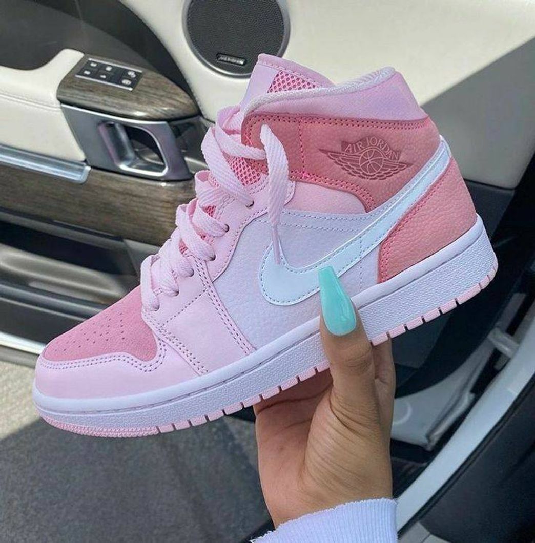 Social Air Jordan 1 Mid pink