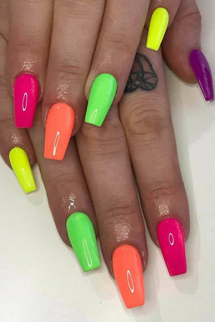 Moda unhas neon 💅