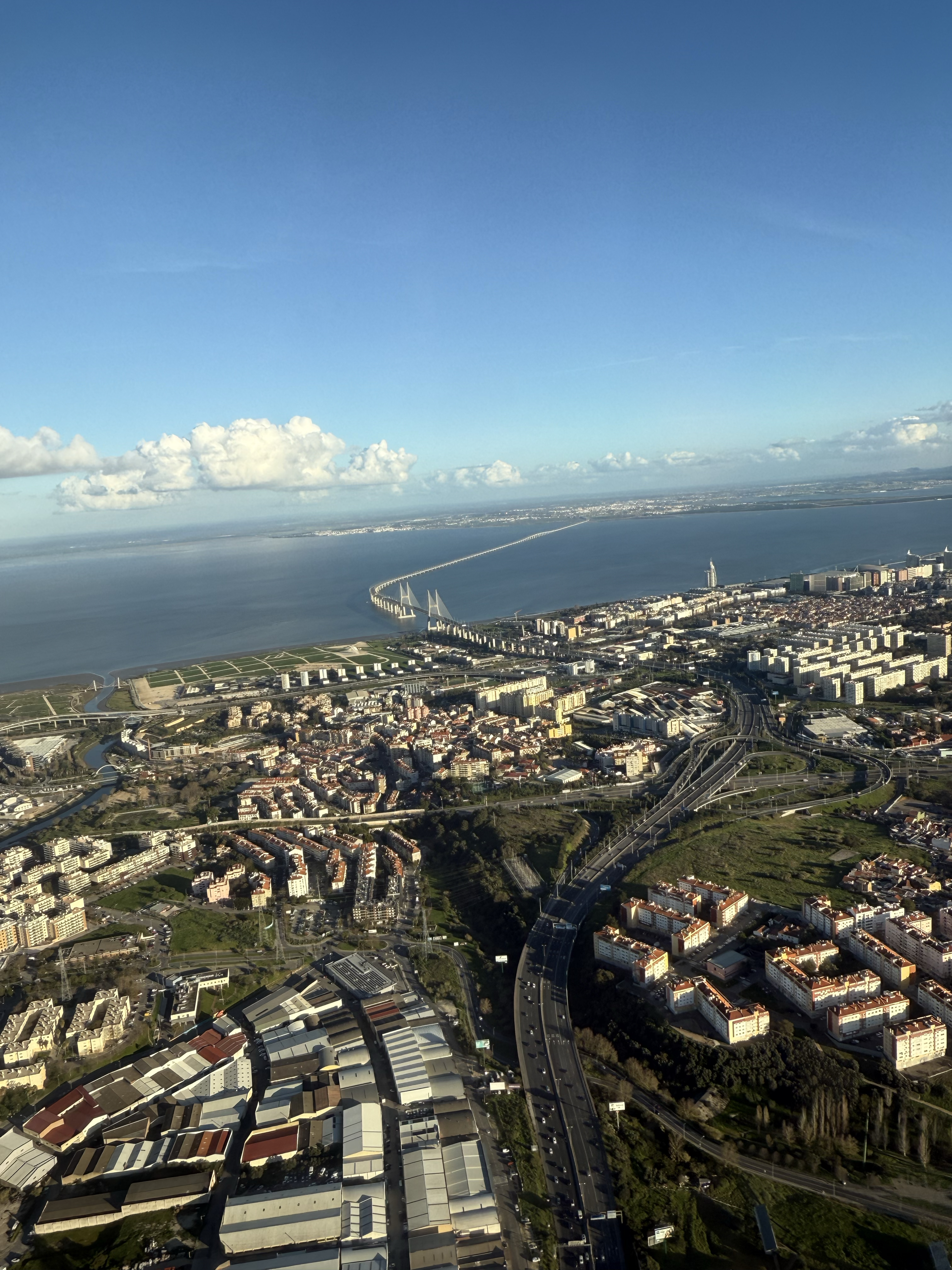 Lugar El Puente Vasco da Gama desde las alturas 
