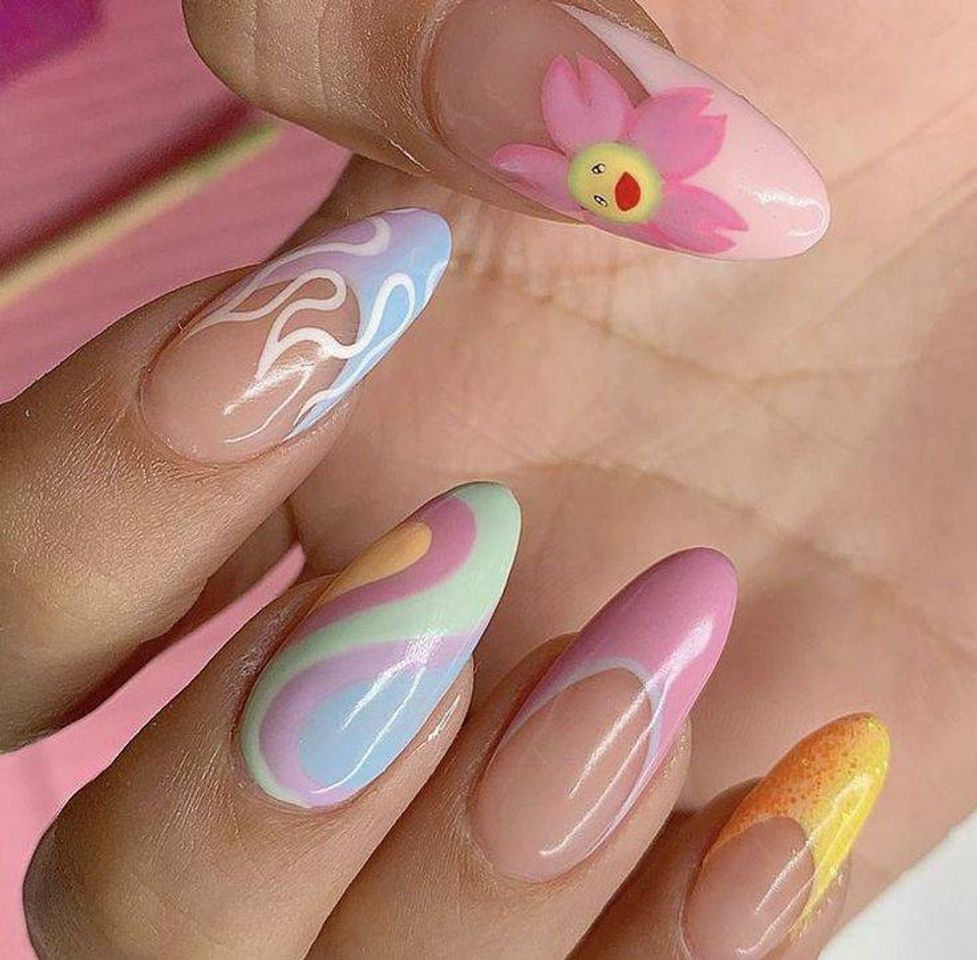 Moda Nails