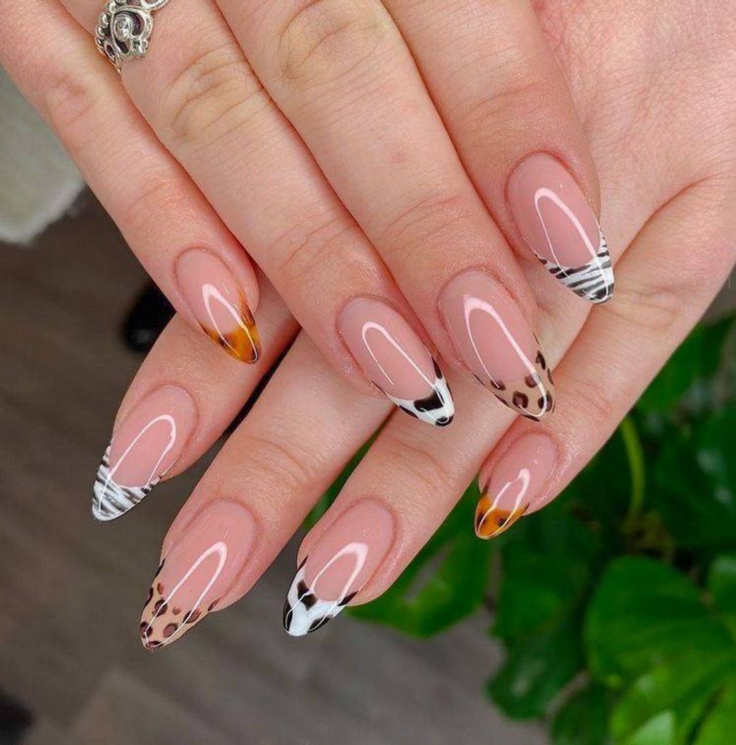 Moda Animal Nail