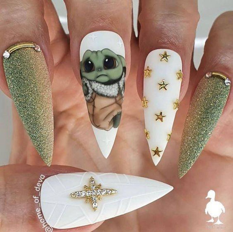 Moda Esmaltacao disney fofinha💚🤍