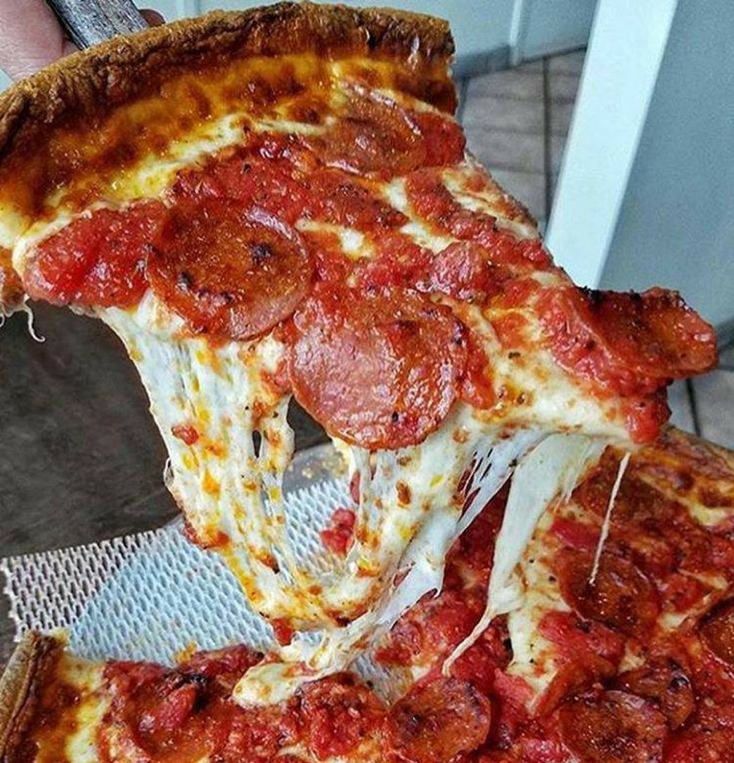 Moda Uma pizza de calabresa magnífica 