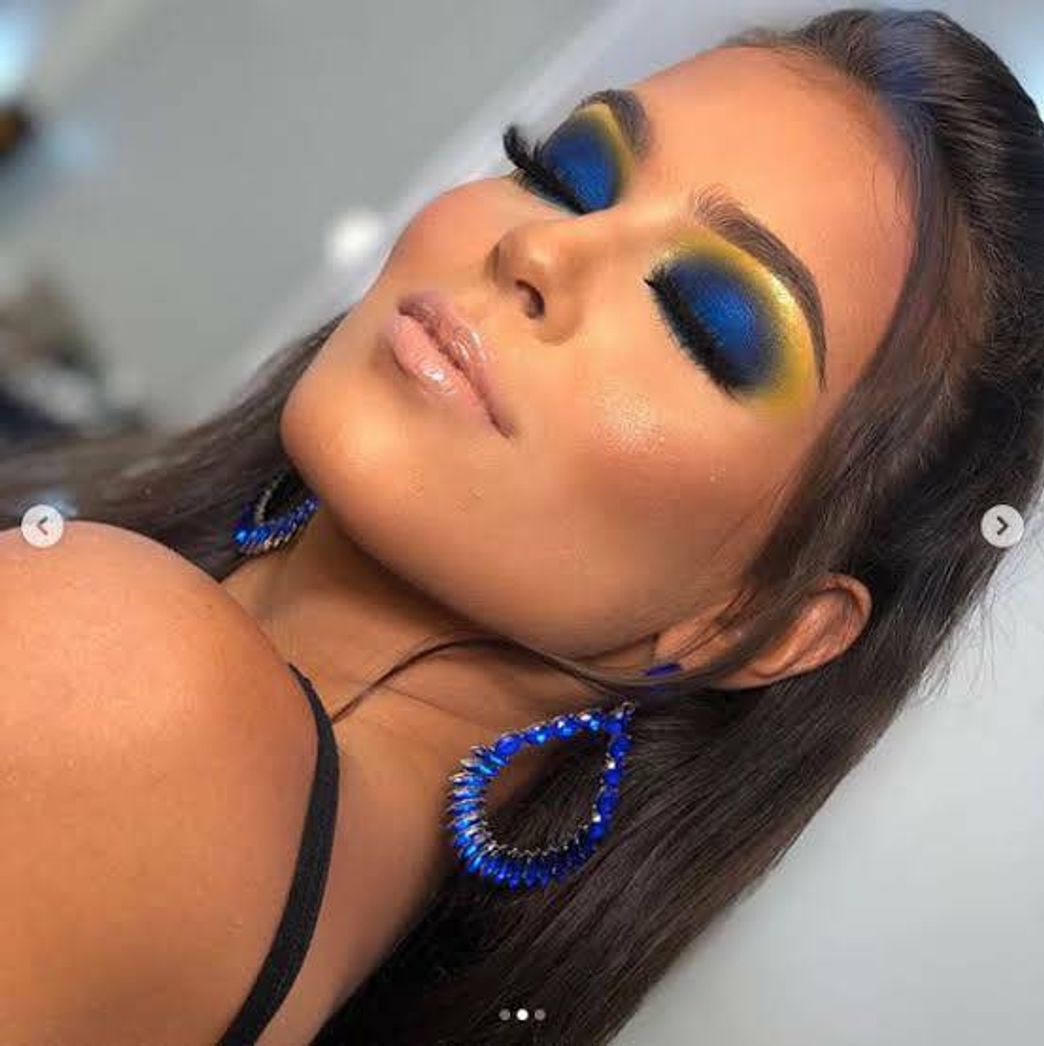 Moda Make Cut Crease Aberto com Glitter... - Oliveira's Studio | Facebook