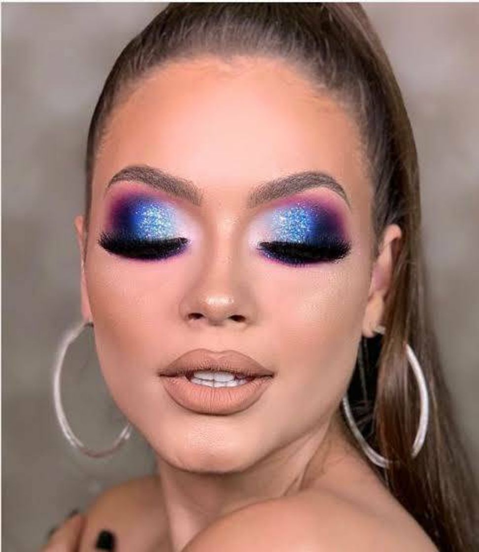 Fashion Make Cut Crease Aberto com Glitter... - Oliveira's Studio | Facebook