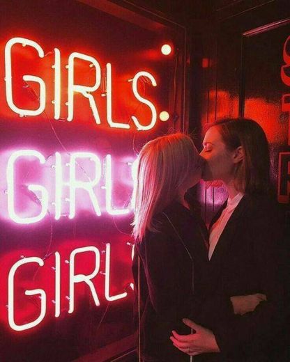 Girls like girls