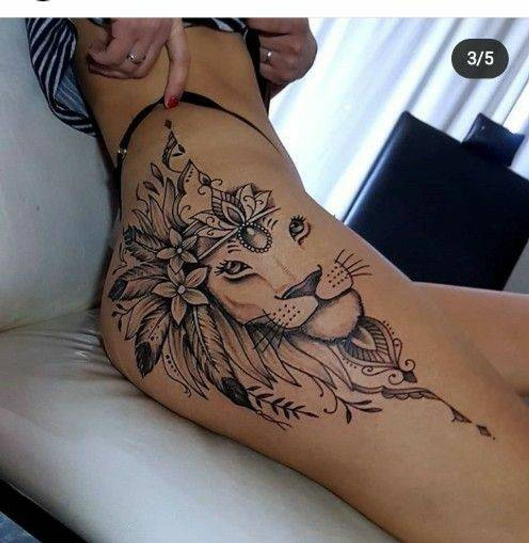 Social Tatto na coxa Leão
