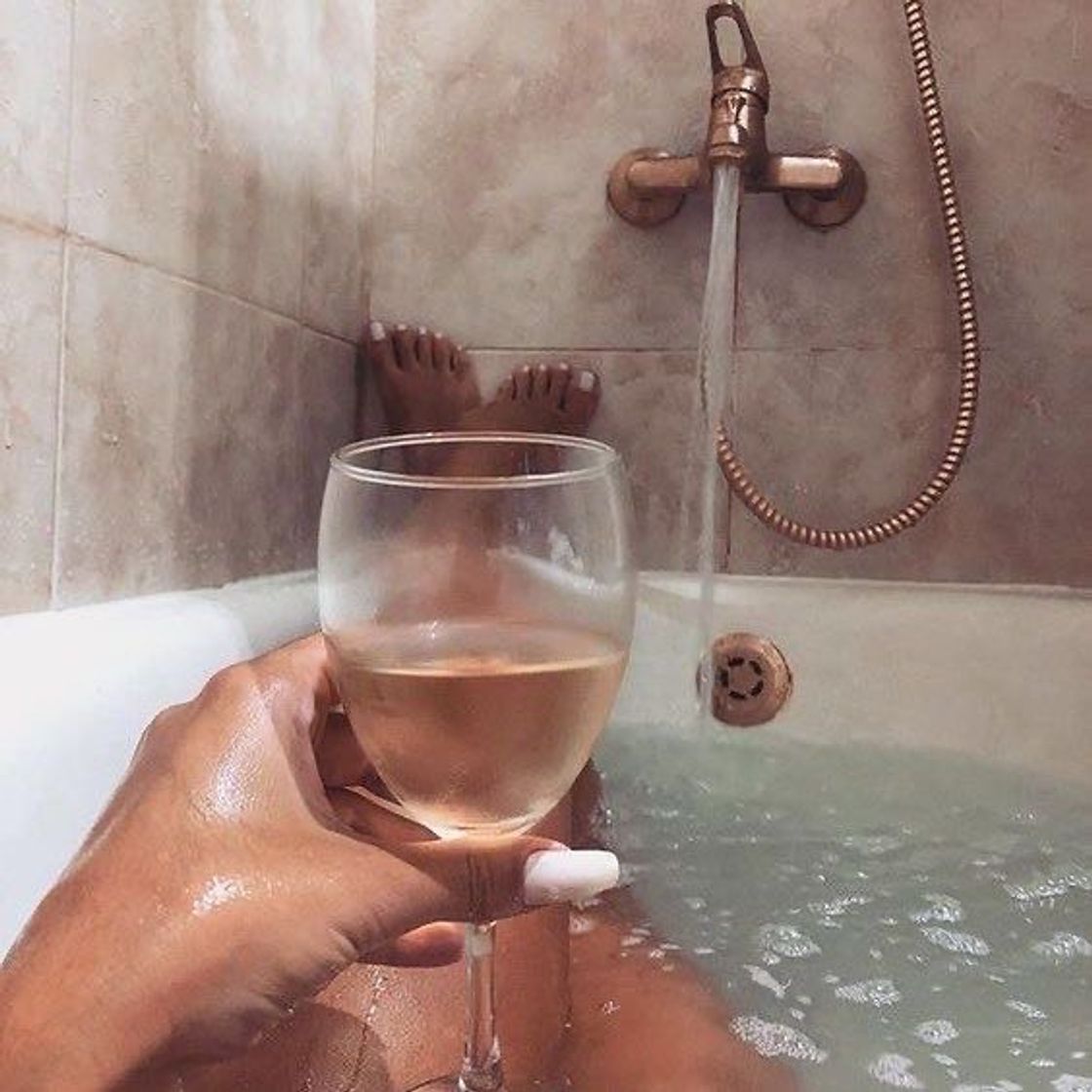 Fashion 🛀🍷✨