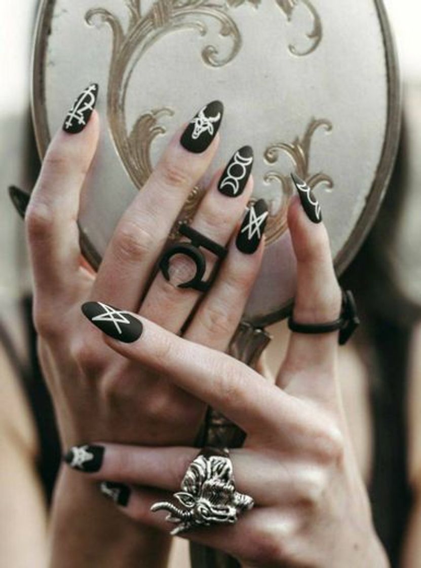 Fashion unhas witch