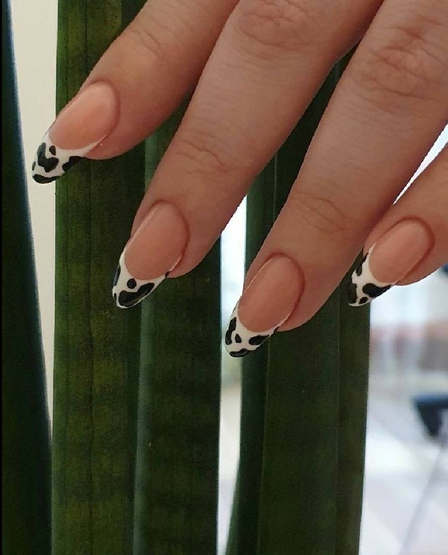 Moda cow nails