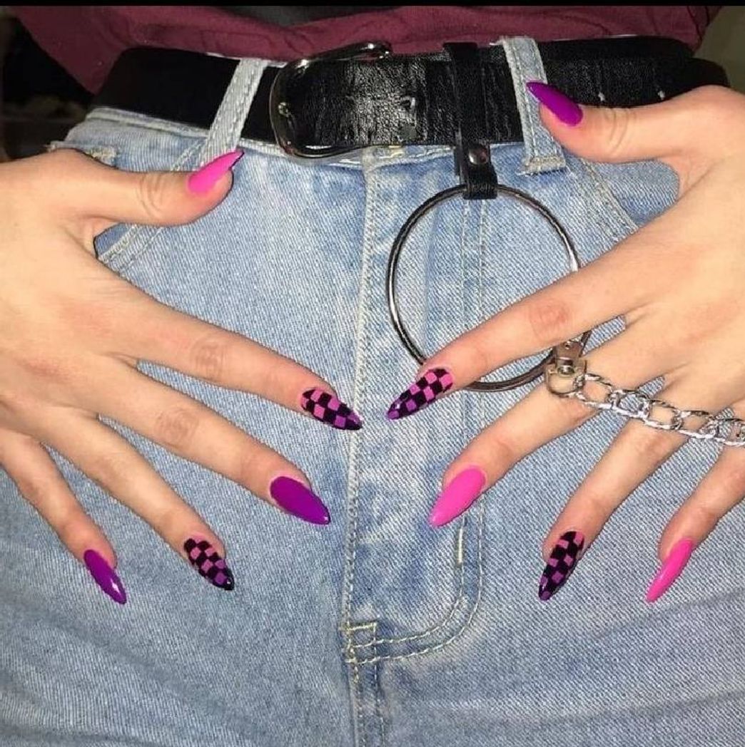 Moda unhas coloridas 