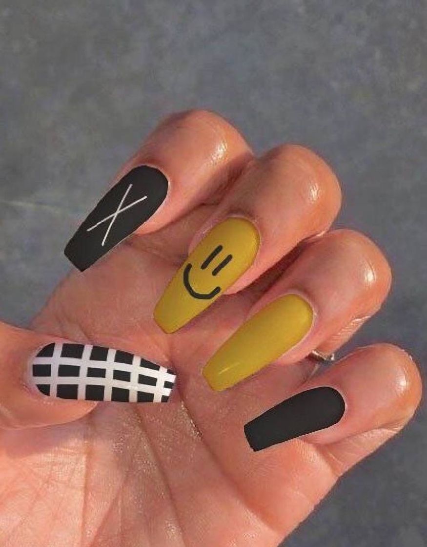 Fashion unhas coloridas