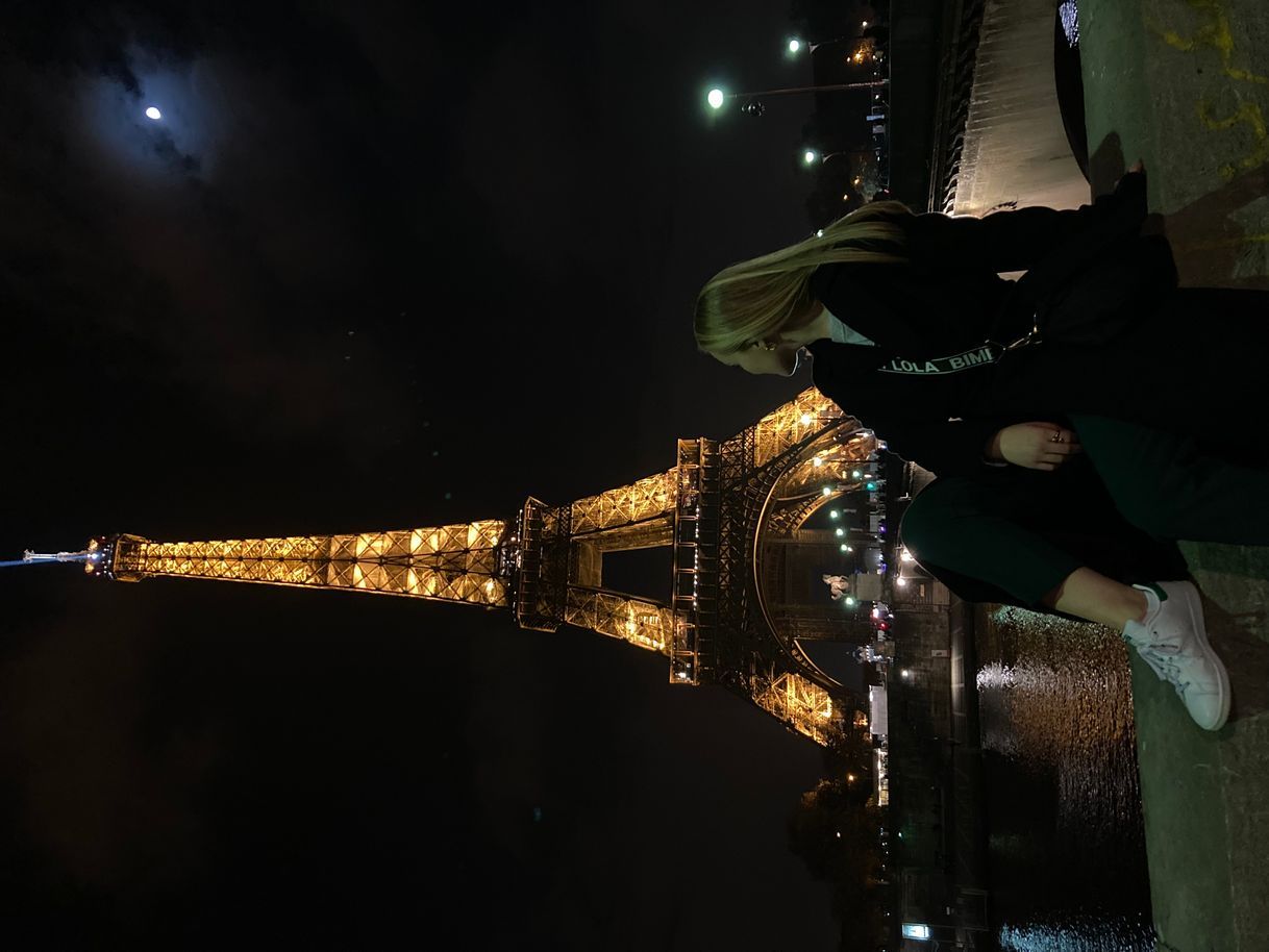 Place Torre Eiffel