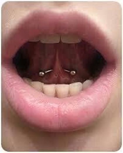 Piercing em baixo da língua