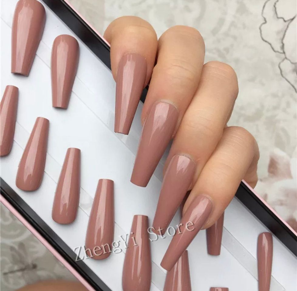 Moda  Unhas nude 