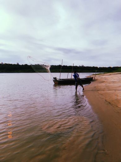 Seu Raimundo pescando no Rio Purus-AM 