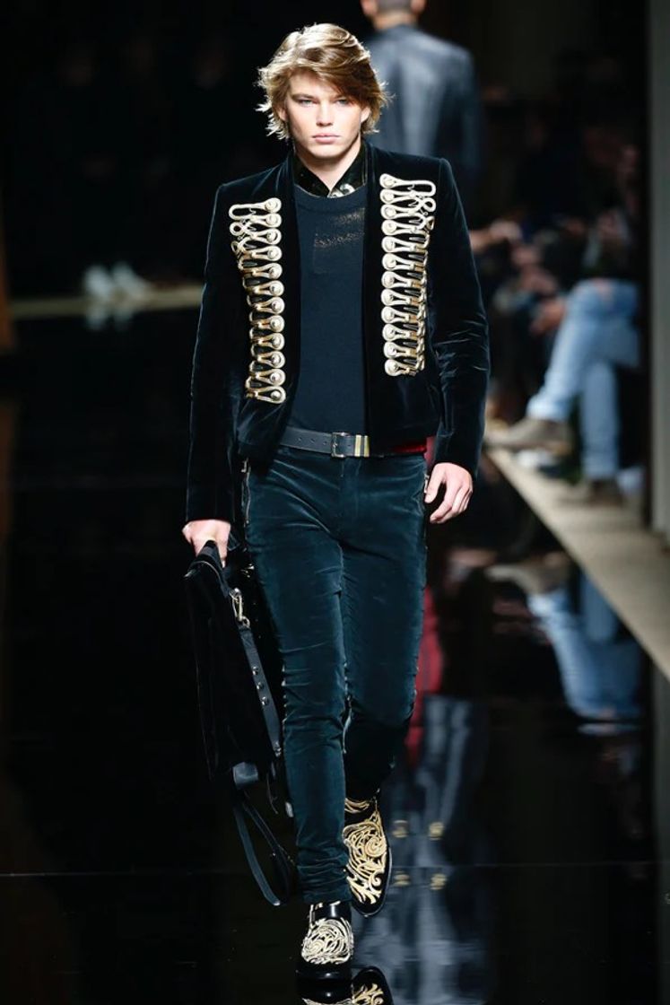 Moda Balmain Outfit 3