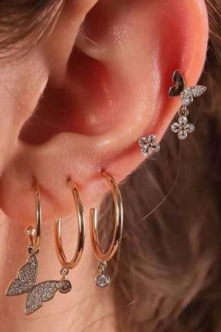 Moda piercing na orelha 