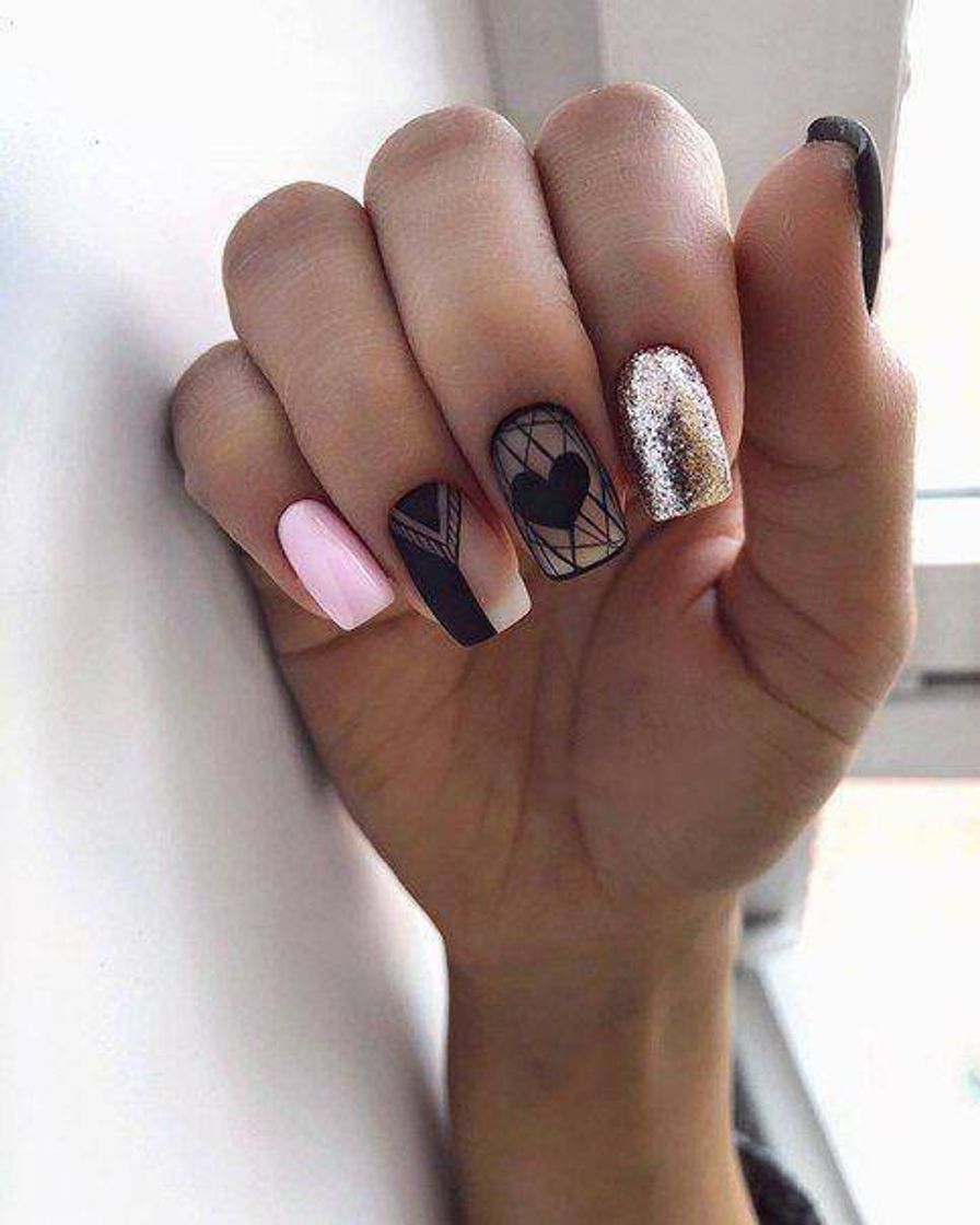 Moda Geometric Nails Art