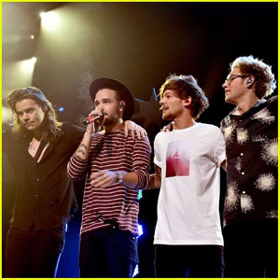 Moda One Direction - 10 Years of One Direction - YouTube