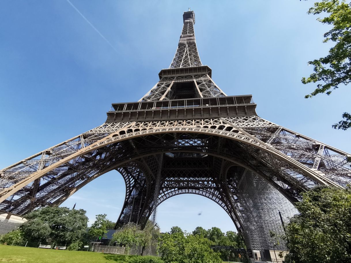 Place Torre Eiffel