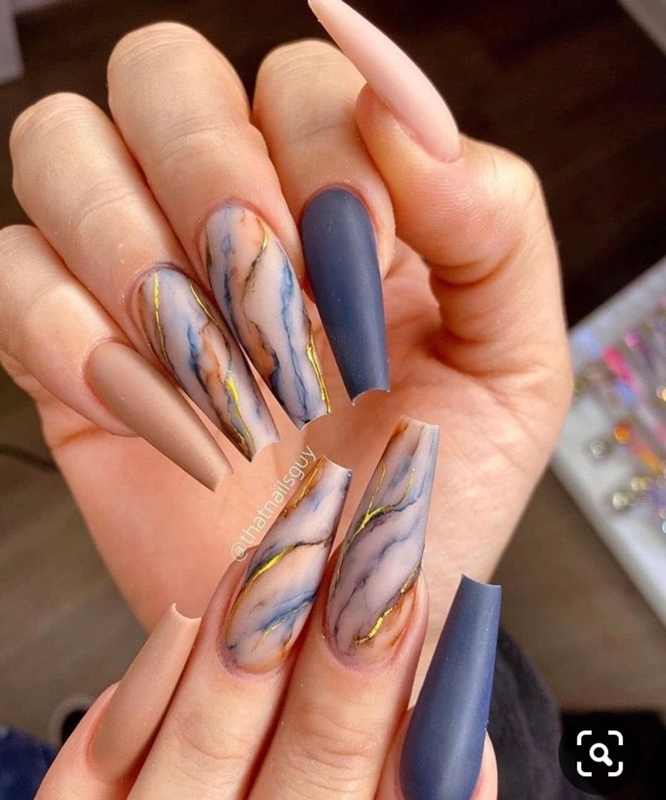 Moda Nails 