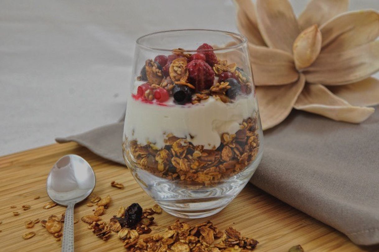 Fashion Yogurt con granola y fruta