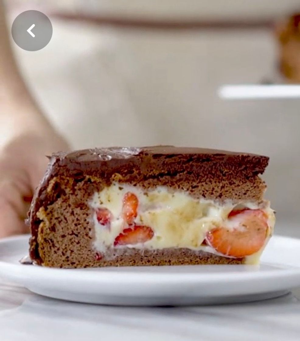 Moda Bolo de bombom com chocolate e morango 🍓 