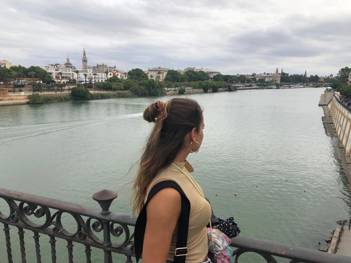 Place Puente de Triana